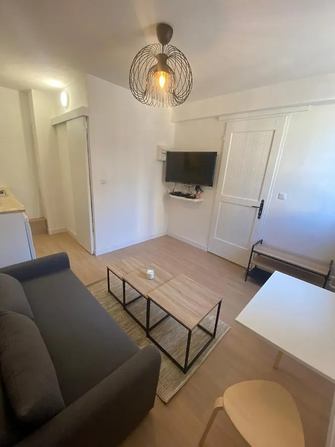 Studio Moderne & Fonctionnel Марсель 0*,